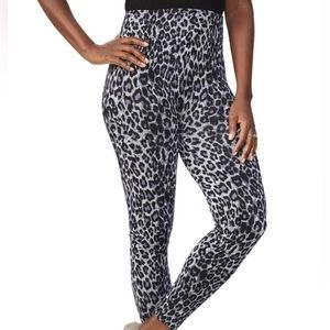 •NWT•Zac & Rachel Women’s Animal Print Fleece Lined Leggings 0X/1X